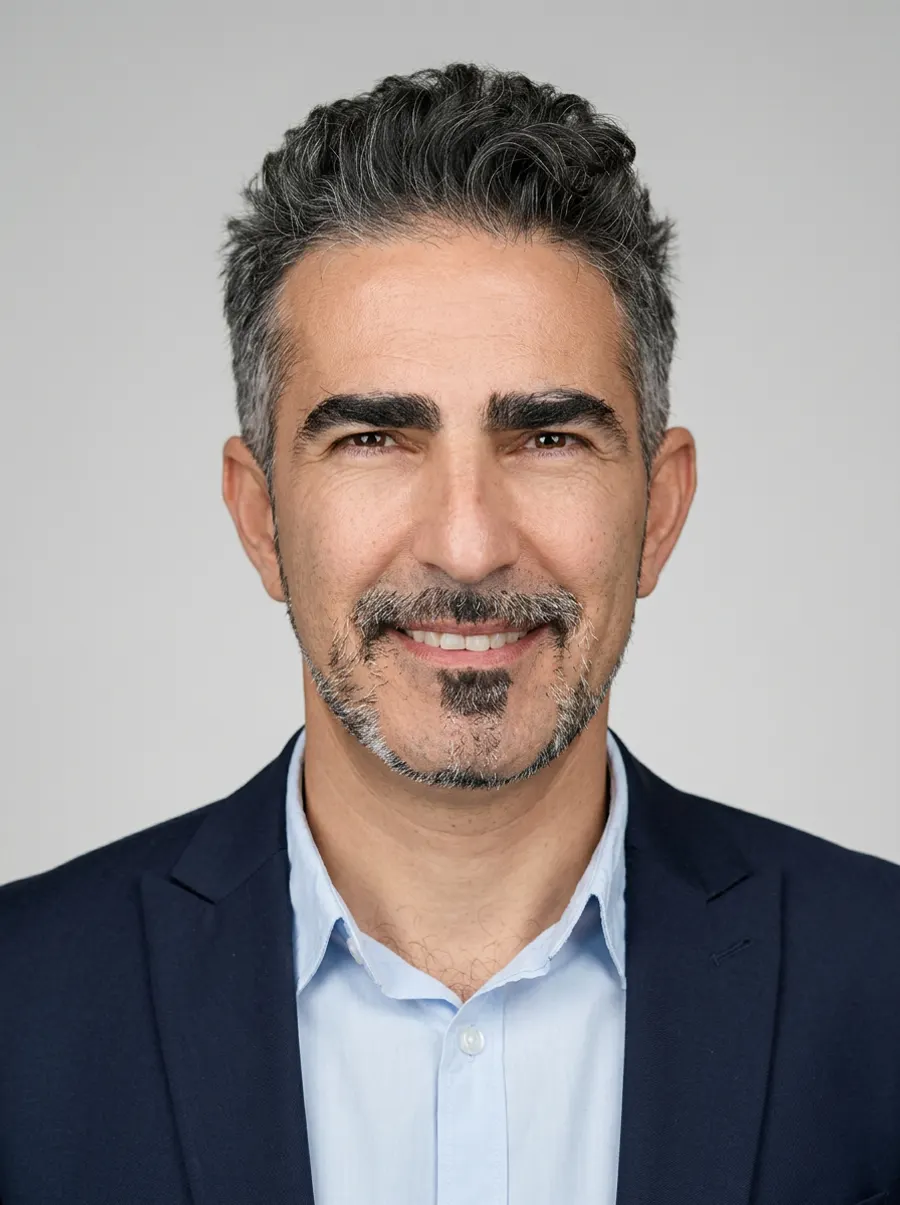 Adv. & Notary David Vakrat